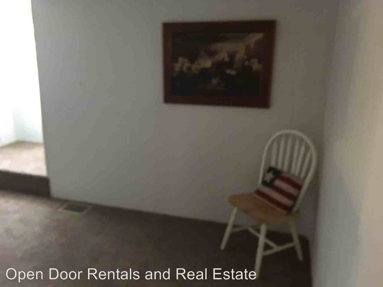 460 S Franklin St - Photo 3 of 13