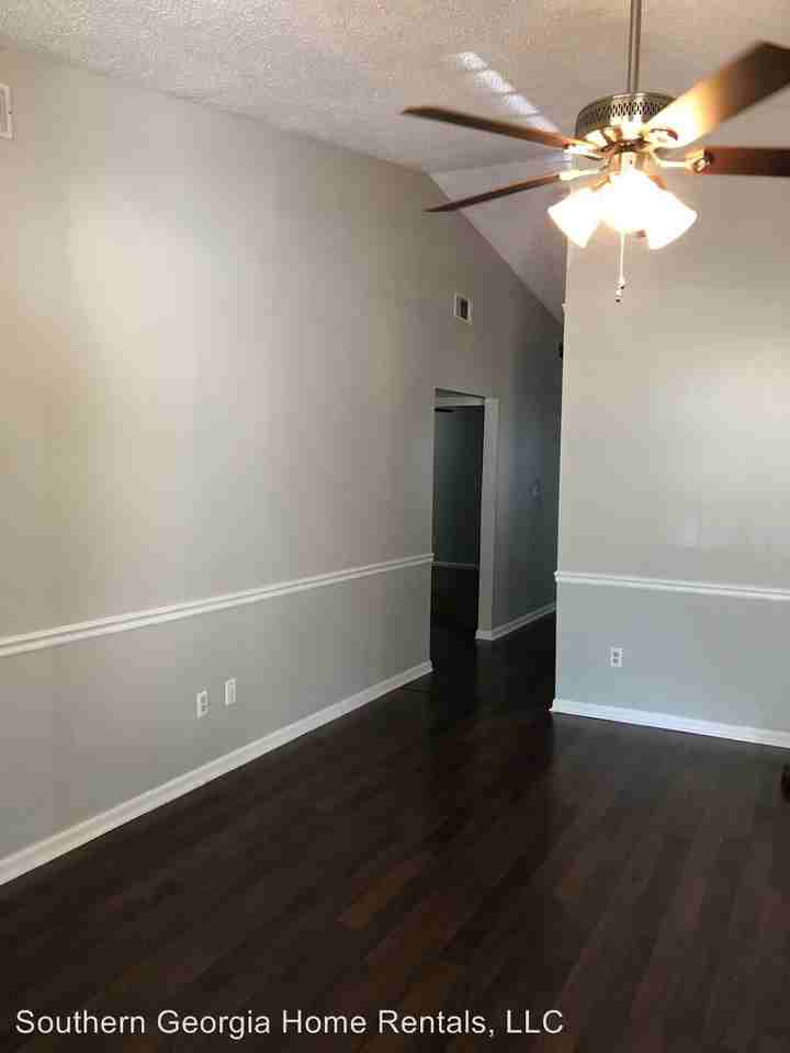 472 20th St Se #Ne - Photo 3 of 13