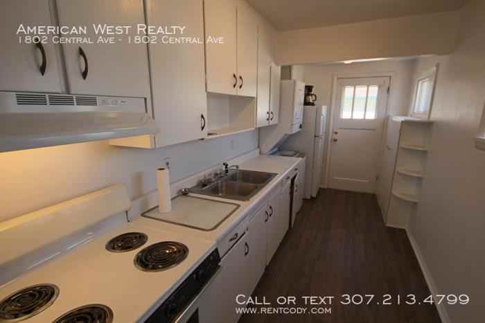 1802 Central Ave - Photo 2 of 6