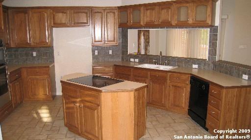 6731 Grove Creek Dr - Photo 3 of 12