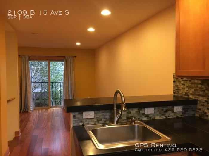 2109 B 15 Ave S - Photo 3 of 17