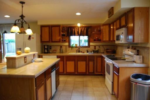 11519 NE 8th St - Photo 2 of 21