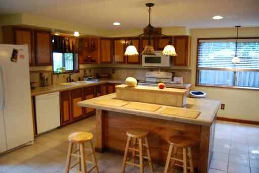 11519 NE 8th St - Photo 3 of 21