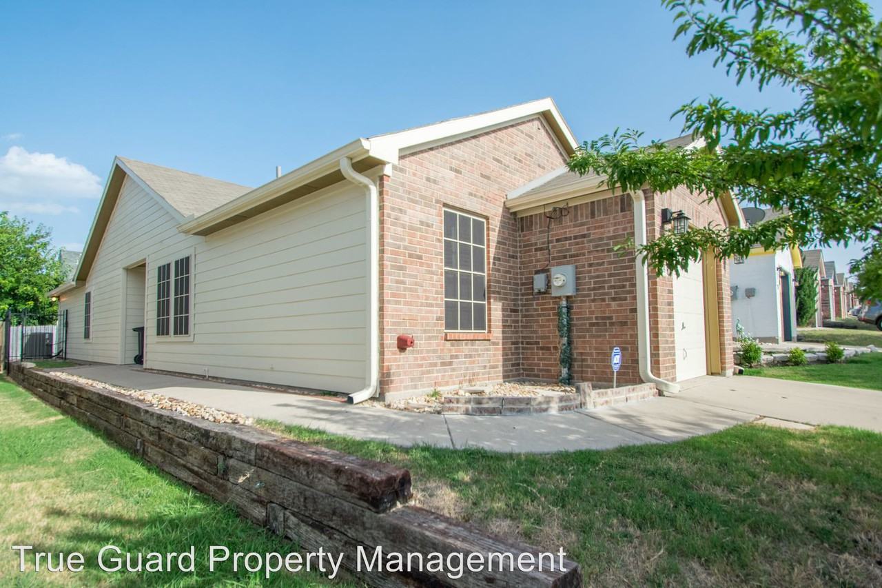 835 Village Point Ln. - Photo 2 of 14