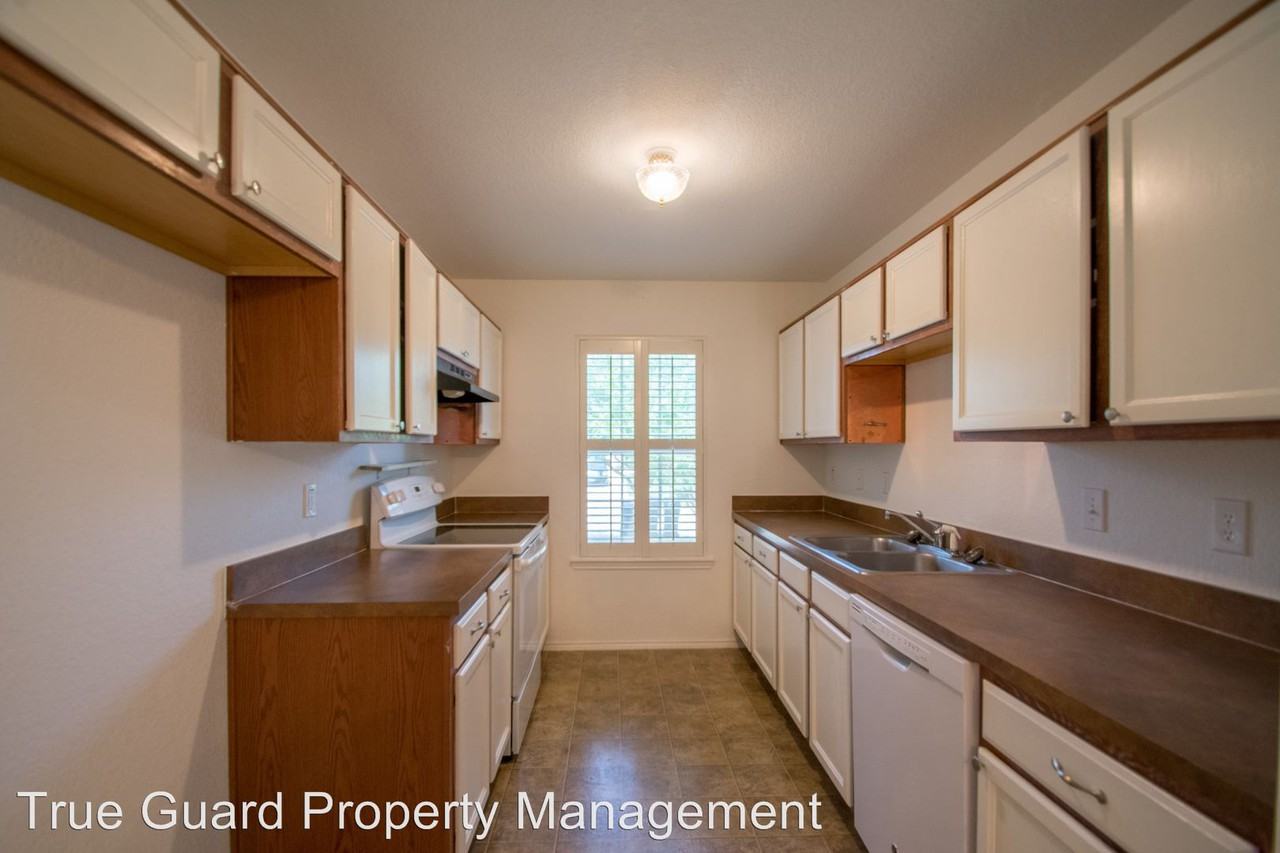 835 Village Point Ln. - Photo 3 of 14
