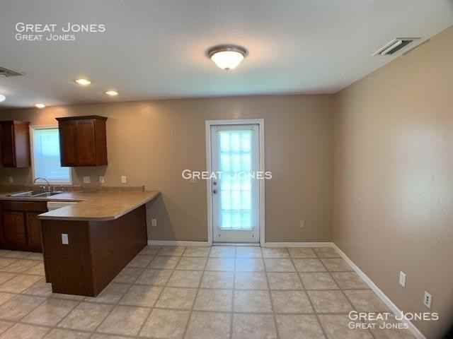 817 Se 8th St - Photo 3 of 8