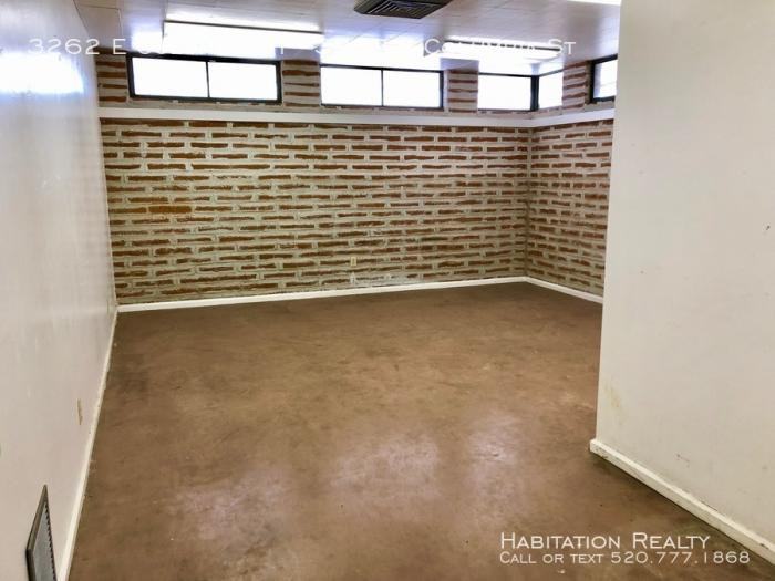 3262 E Columbia St - Photo 3 of 8