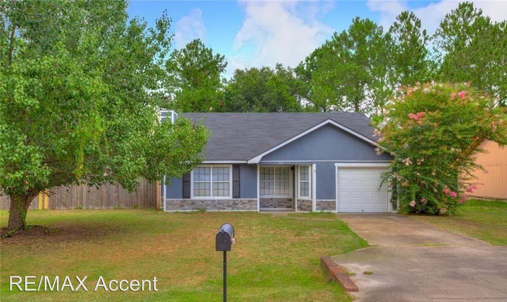 604 Hampton St. - Photo 2 of 12