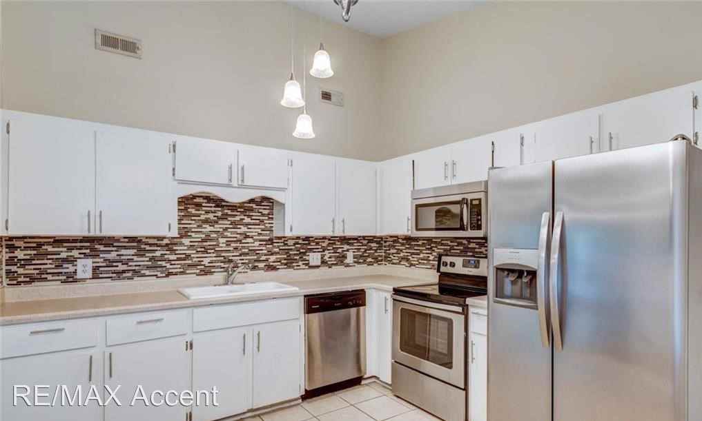 604 Hampton St. - Photo 3 of 12