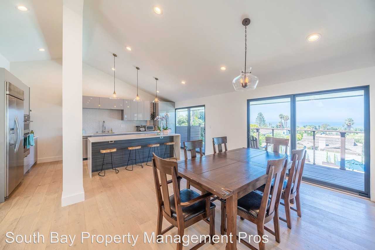 2805 Palos Verdes Drive West - Photo 3 of 45
