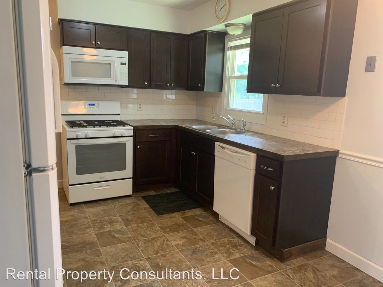 900 Coral Street - Photo 3 of 14