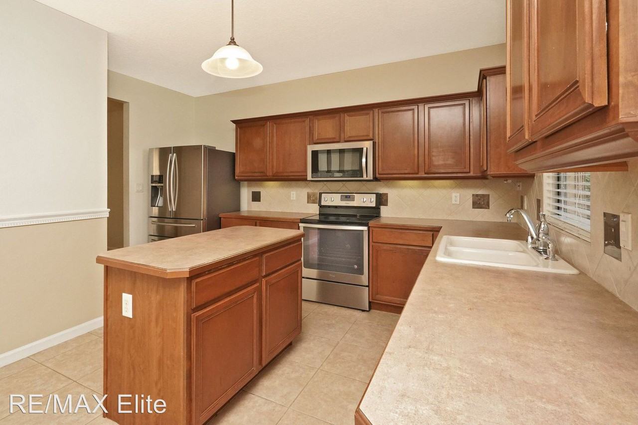 724 Dryden Cir - Photo 3 of 22