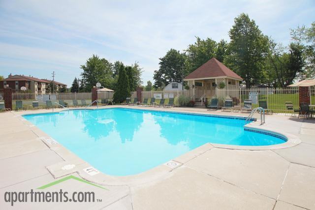 Hunt Club Apartments - Photo 2 of 26