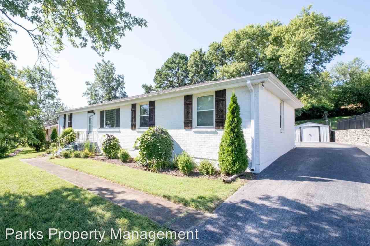 2711 Fortland Drive - Photo 3 of 25