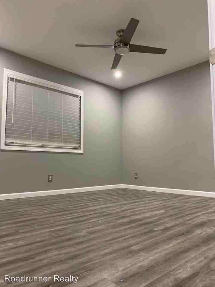 1600 Sierra View St - Photo 2 of 8