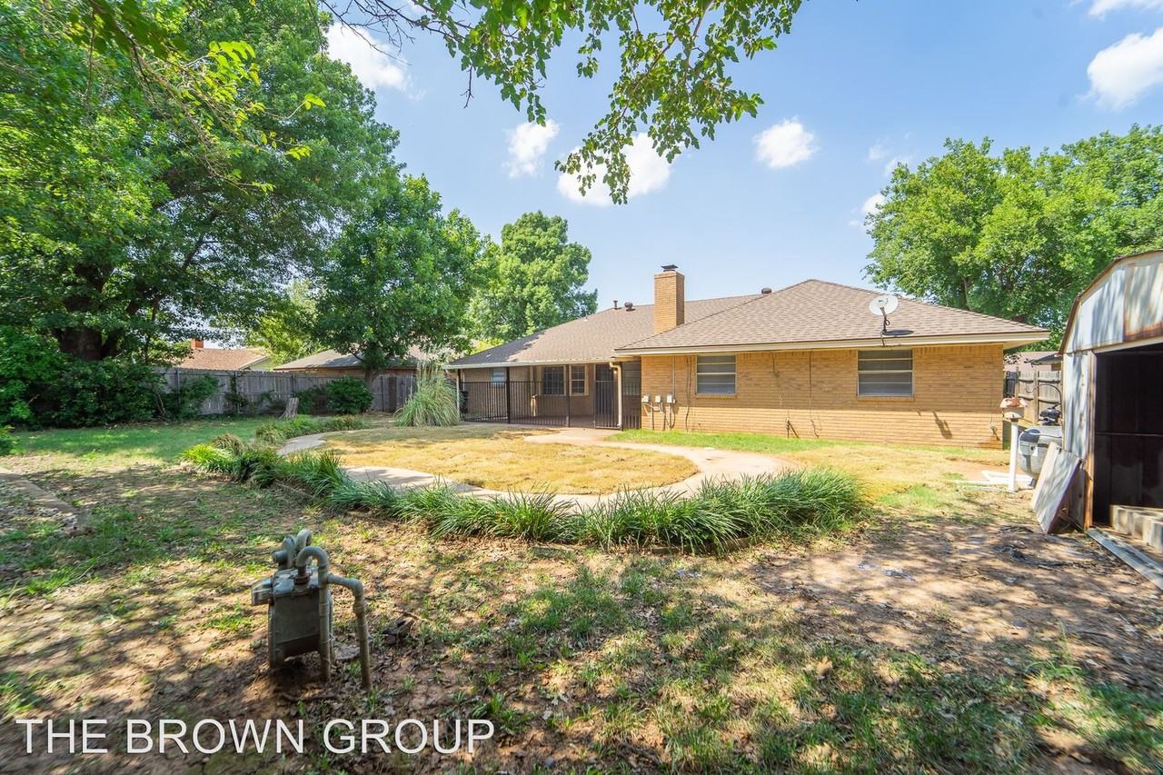 2220 Nw 118th Terrace - Photo 2 of 50