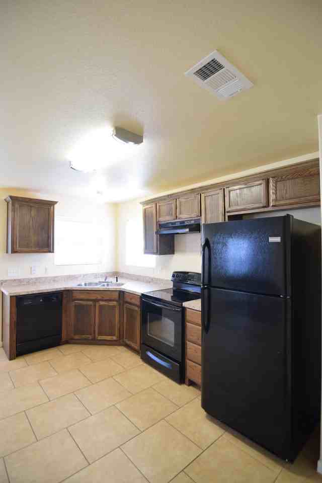 3401 Regency Dr - Photo 2 of 14