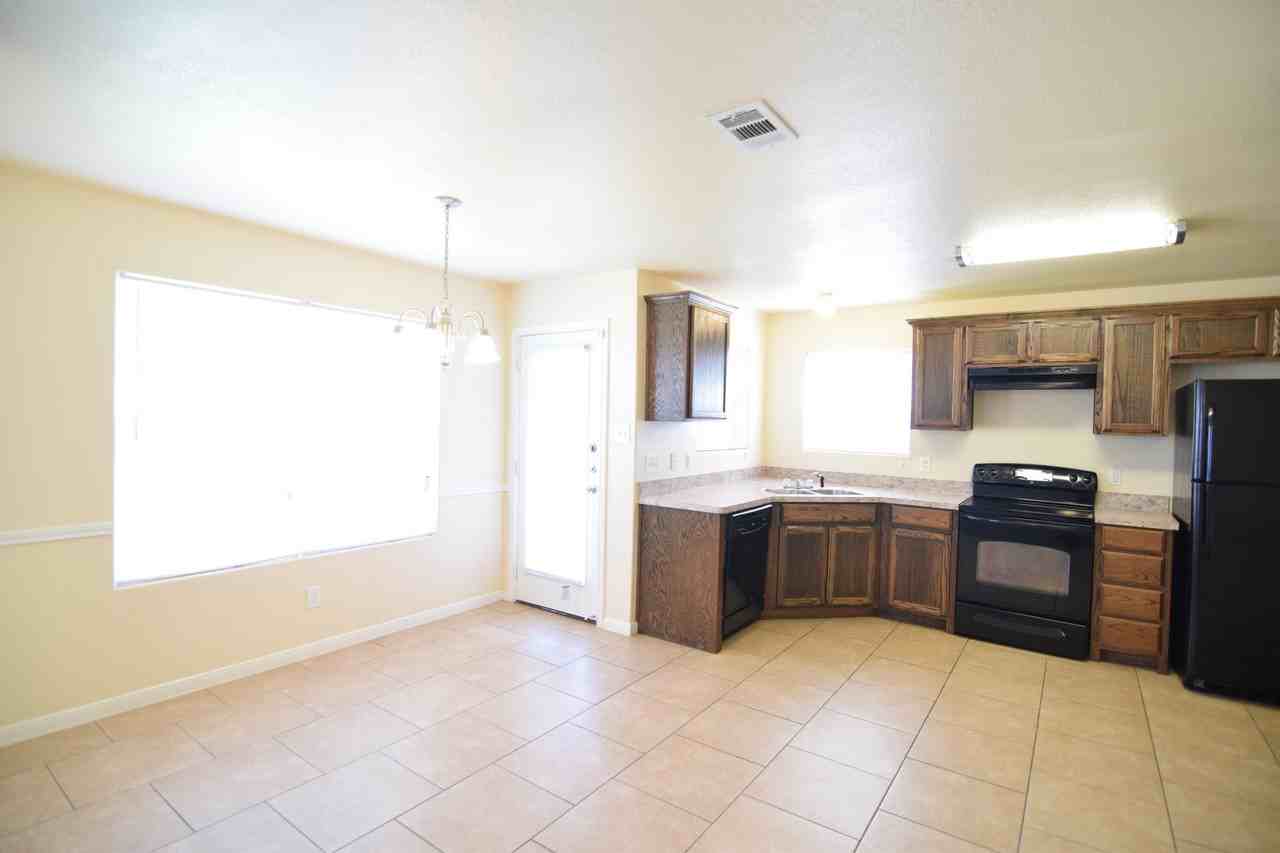 3401 Regency Dr - Photo 4 of 14