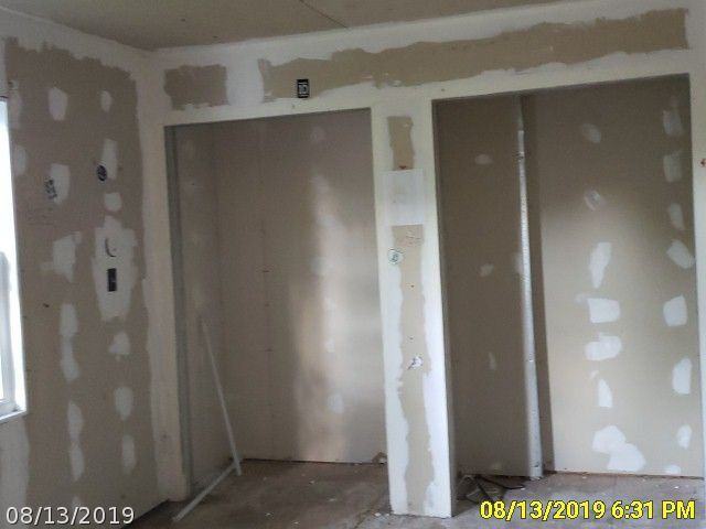 305 E Missouri Ave - Photo 3 of 6
