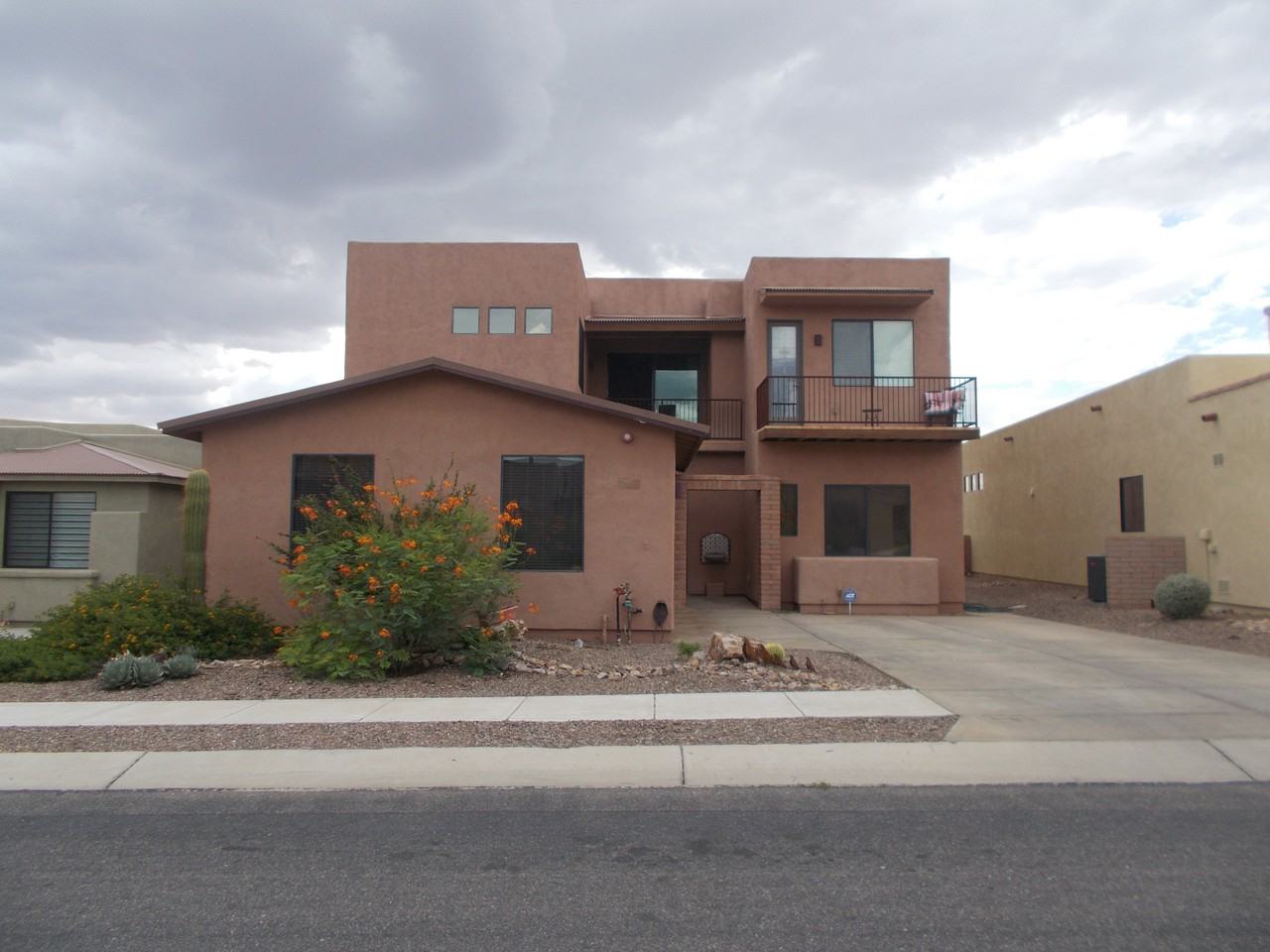 11389 N Moon Ranch Pl - Photo 2 of 24