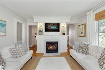 5 Cutting Street - Photo 3 of 26