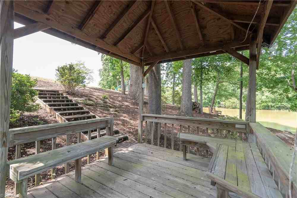 9044 Leisure Point Lane - Photo 3 of 10