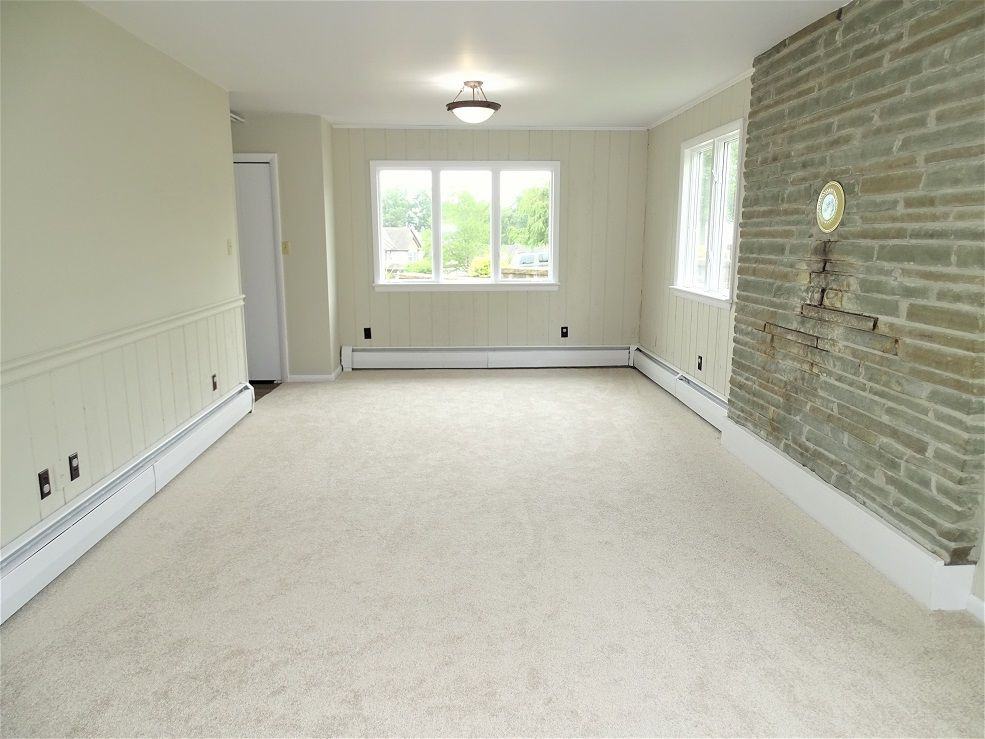 124 Carriage Way - Photo 3 of 26