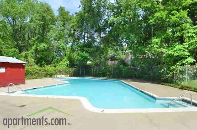 Somerton Court Apartments - Photo 2 of 7