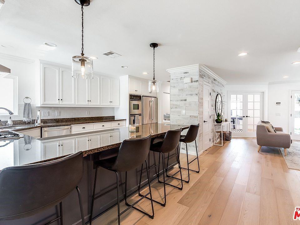 14828 Morrison Street - Photo 2 of 8