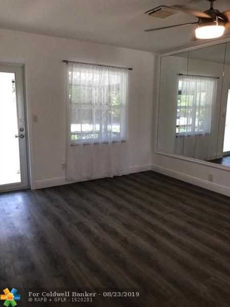 1316 Ne 1st Av - Photo 3 of 12