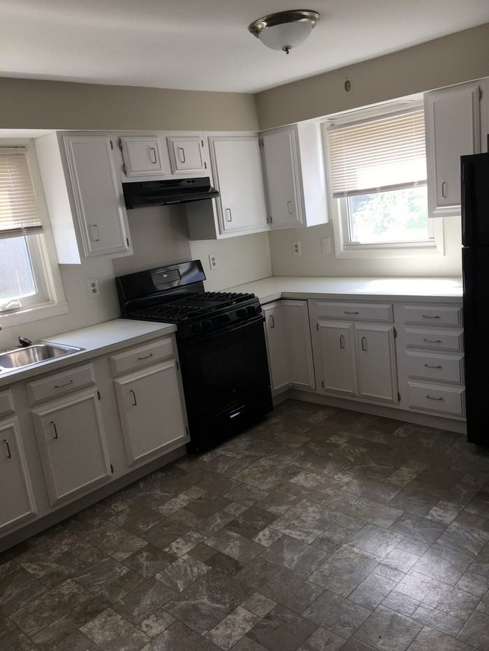 324 Medford Road - Photo 2 of 6