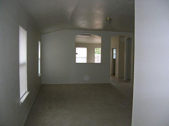 3303 Caleb Dr - Photo 2 of 15