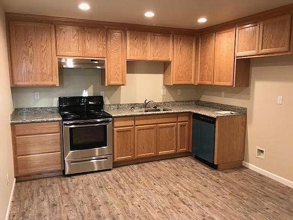 546 N Gertrude Ave - Photo 3 of 10