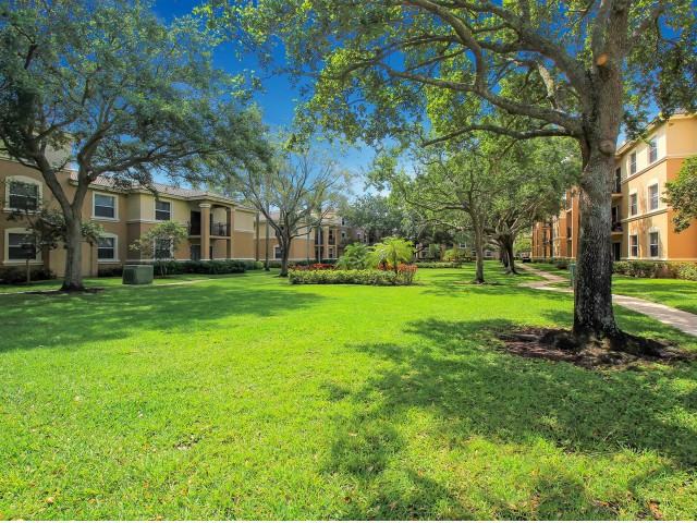 Pembroke Pines Landings - Photo 7 of 86