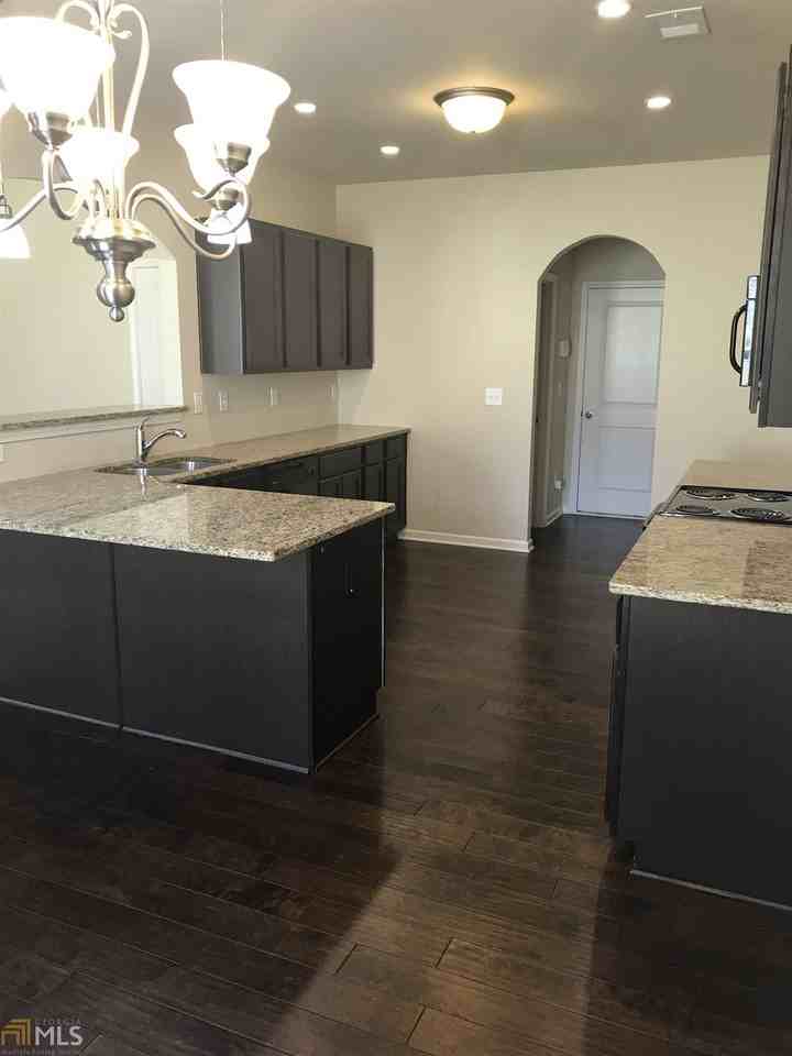 276 Stillwood Dr - Photo 3 of 12