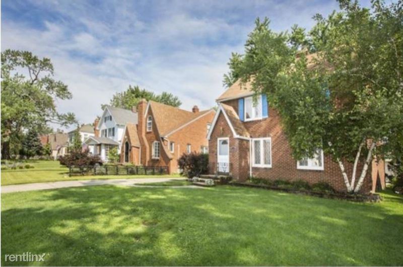 16928 Woodbury Ave - Photo 2 of 19