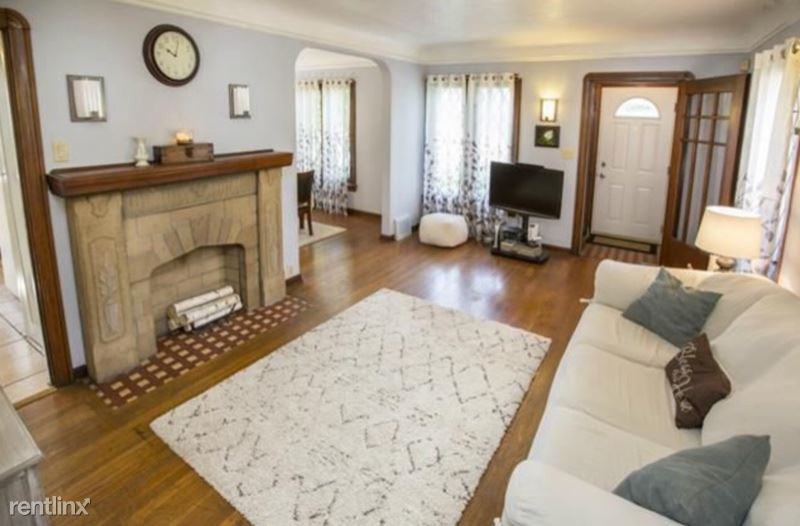 16928 Woodbury Ave - Photo 3 of 19