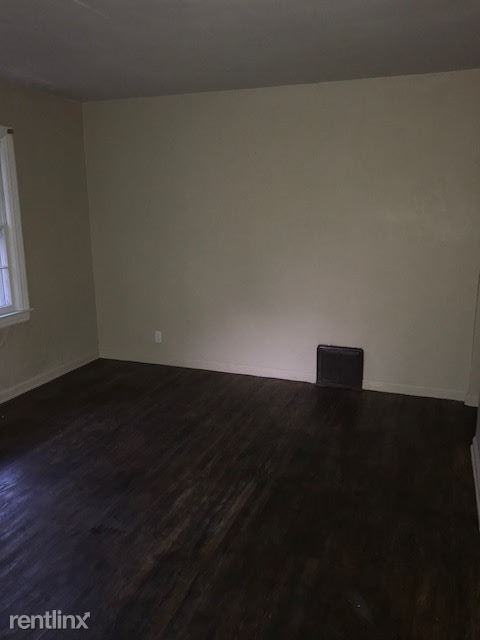 2243 Austin St - Photo 3 of 11