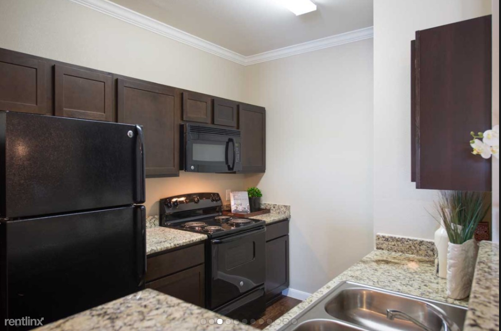 South Loop 1604 East - Photo 3 of 19