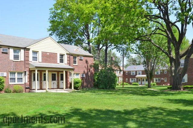 Riverview Gardens - Photo 2 of 11