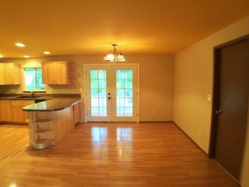 160 NE Riverhill Ln - Photo 2 of 14