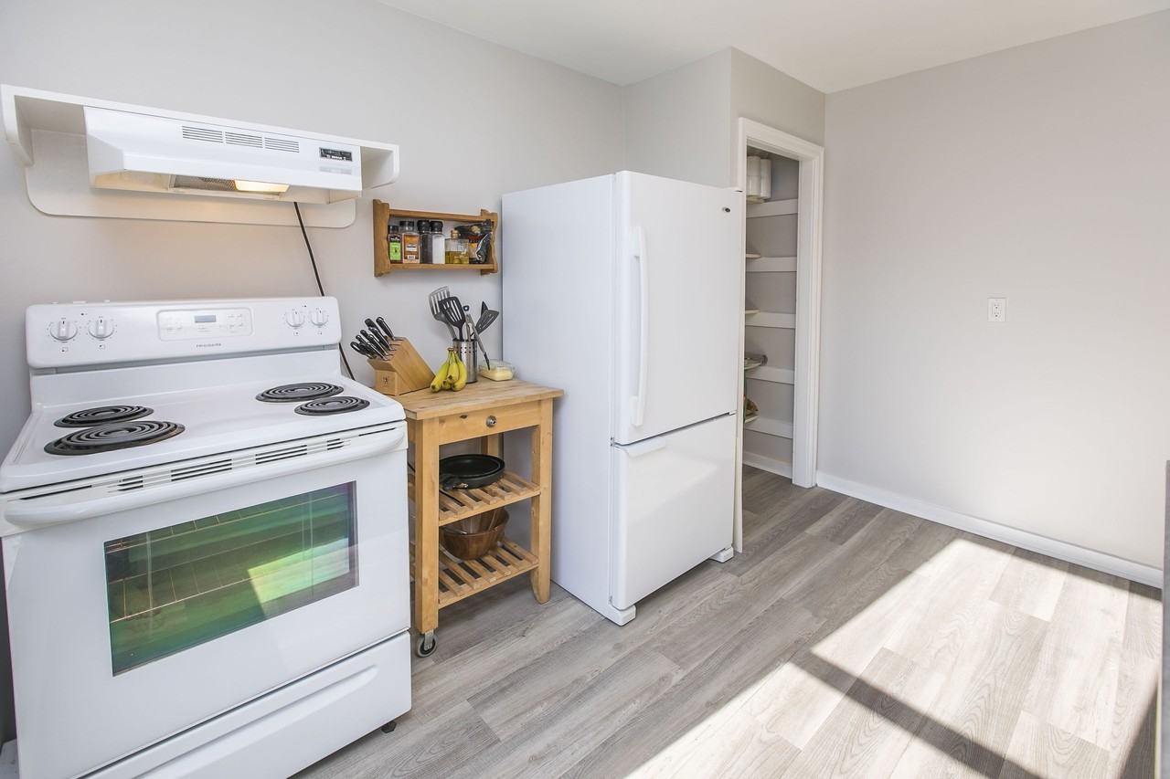 127 Carruthers Avenue 2, Ottawa, ON K1Y 1N4 2 Bedroom Apartment for