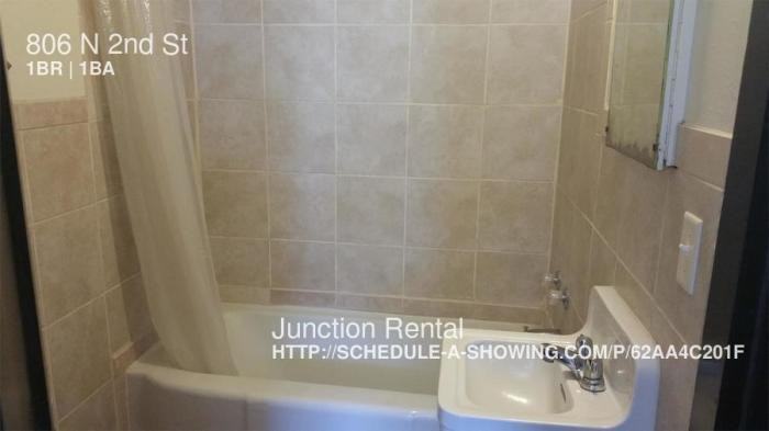 806 N 2nd St - Photo 2 of 7
