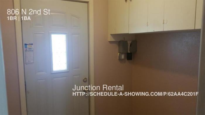806 N 2nd St - Photo 3 of 7