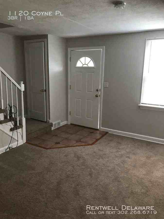 1120 Coyne Pl - Photo 3 of 22