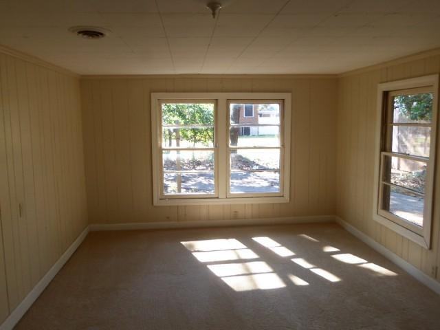 413 W. John J Sharpe St - Photo 3 of 8