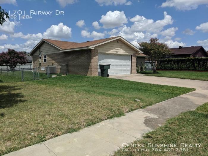 1701 Fairway Dr - Photo 3 of 15