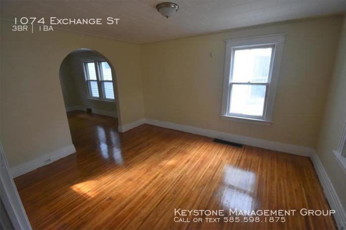 1074 Exchange St - Photo 3 of 10