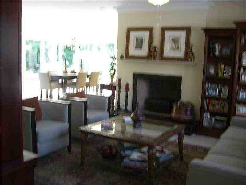 2600 Acacia Ct - Photo 2 of 12