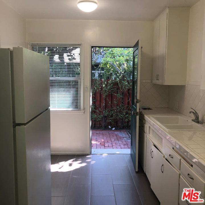 3810 Bledsoe Ave. - Photo 2 of 16